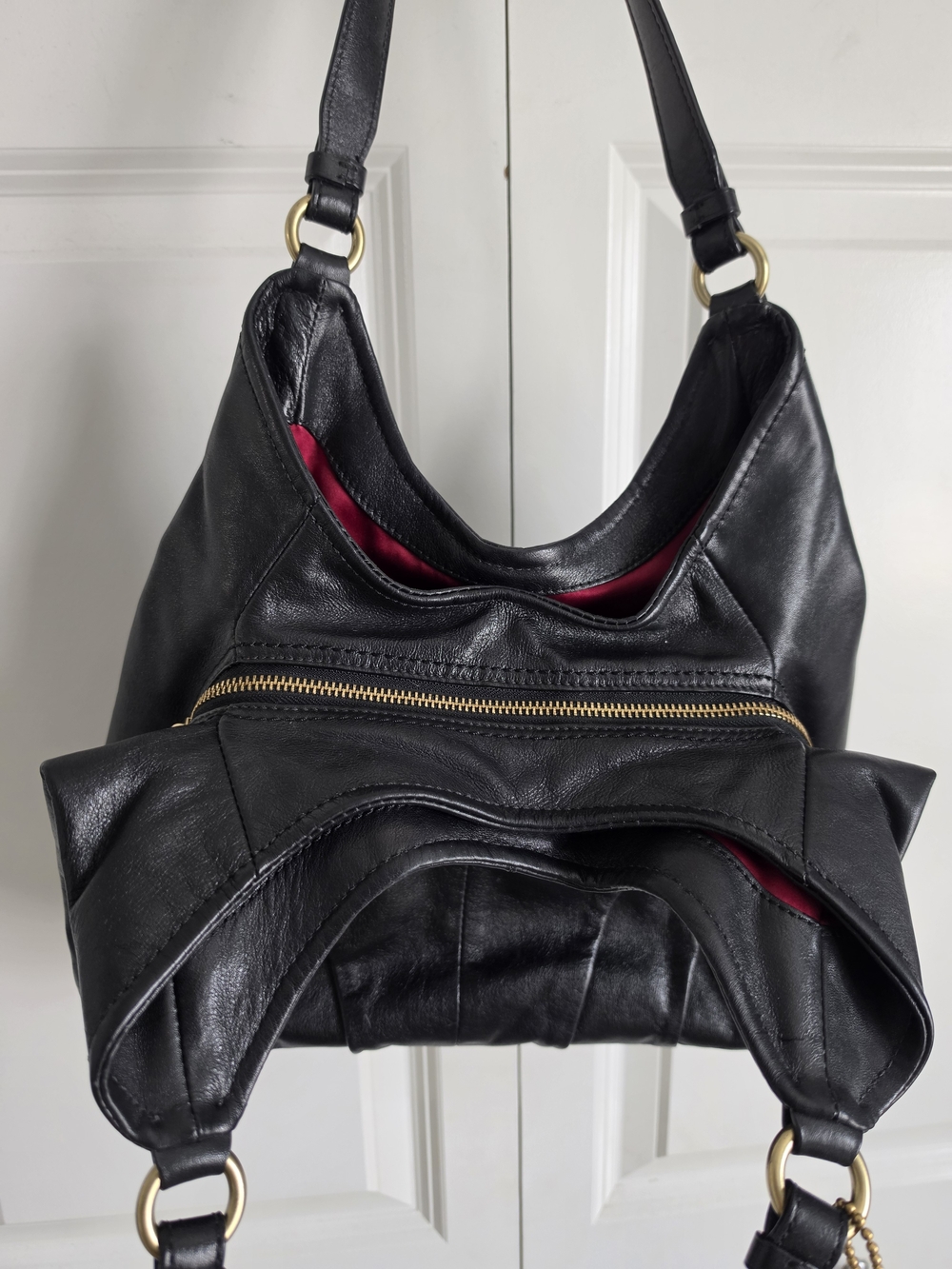 Coach Black Leather Shoulder Bag with Gold Hardware and dust cover like new - Picture 3 of 11